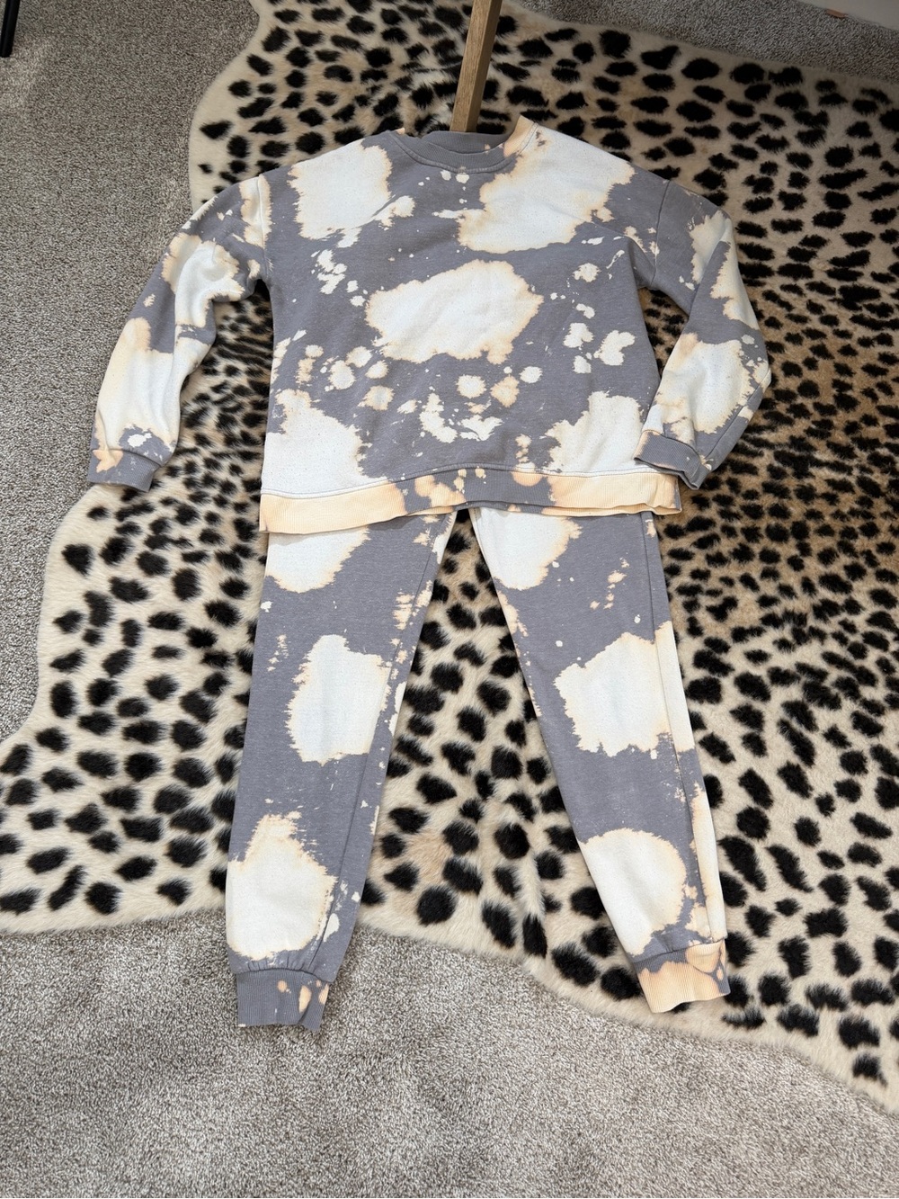 C'est Toi Gray & Cream Bleach-Effect Sweatshirt Set Sz L